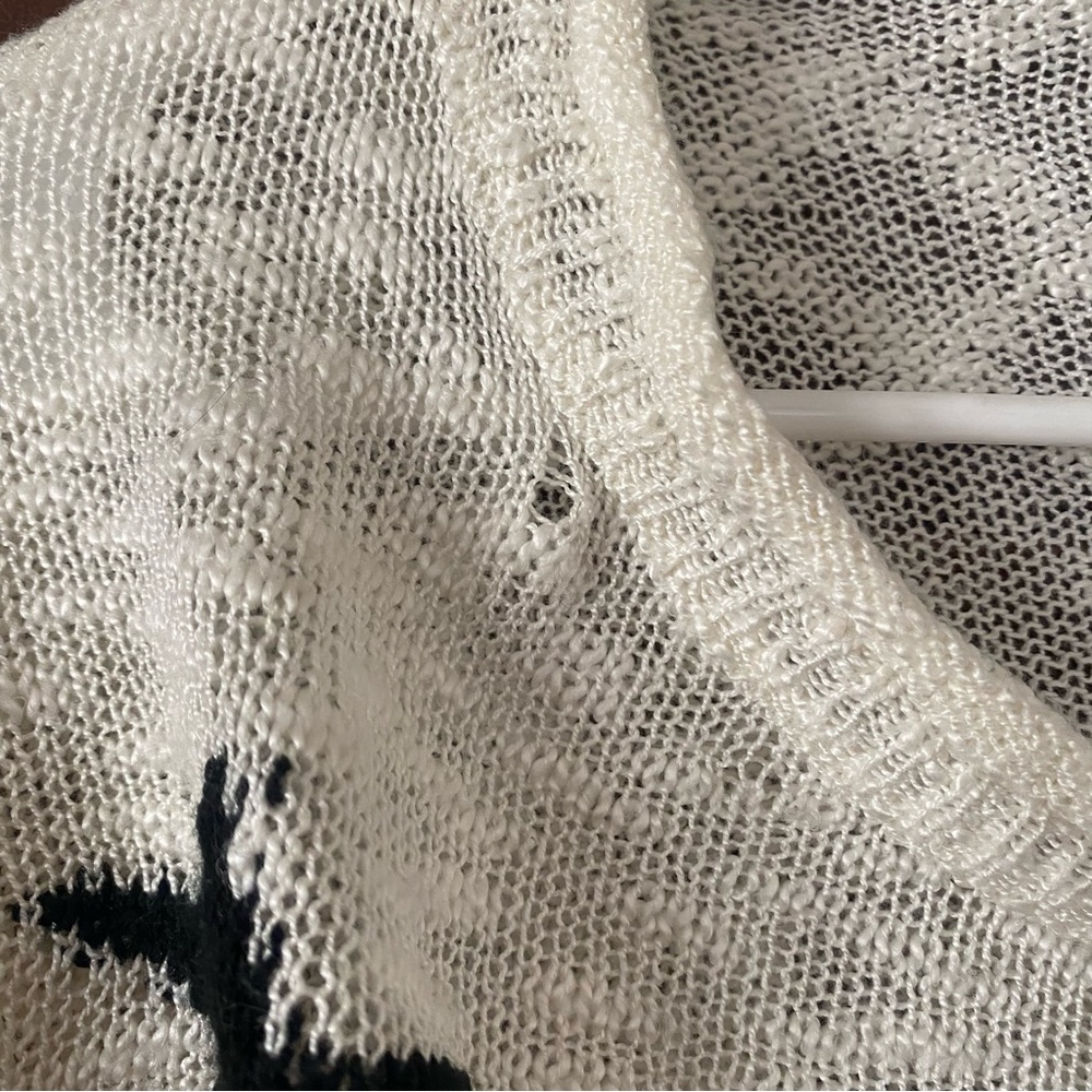 SHEIN White and Black Star Patterned Sweatshirt - Picture 4 of 7